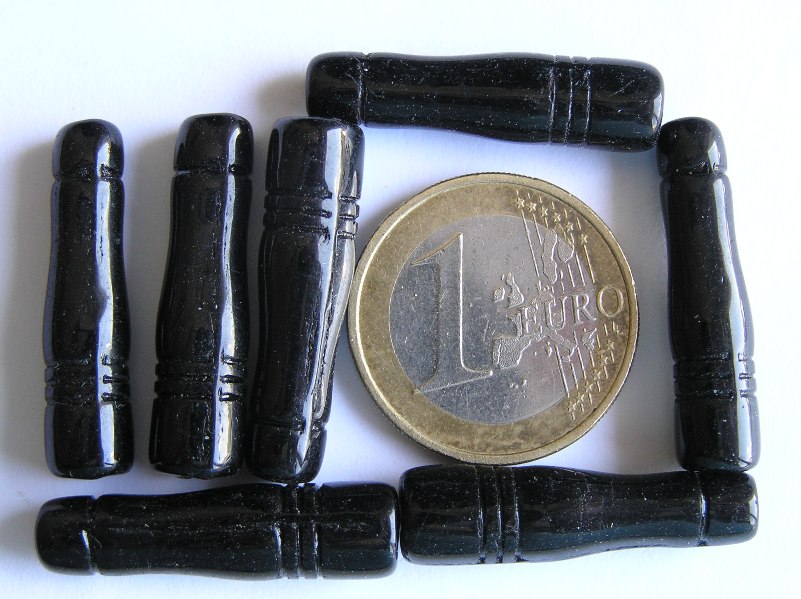 0010022 Grote zwarte kegelvorm-0 0010022 Grote zwarte kegelvorm-0