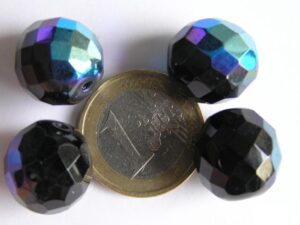 0010420 Zwart facet geslepen met AB glans 16 mm.-0