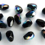 0010454 Zwart druppelvormig ( peervorm) facet met AB 7 x 5 mm.-0