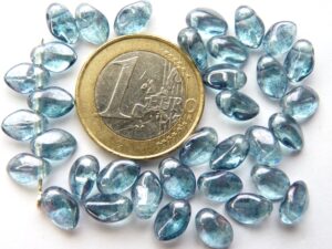 0020026 Transparent Blue Luster Short Daggerbead (Tulip petal)-0