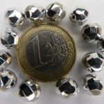 0020261 Zilverkleurig facet 8 mm. 13 stuks-0