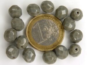 0020271 Opaque dark Gray facet 8 mm. 10 Pc.-0