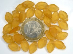 0030068 Matte Topaz bruin blaadje 30 Pc.-0