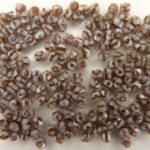 0030275 Opaque Brown / White facet 3 mm.-0
