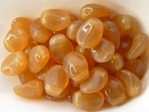 0040005 Opal Beige short daggerbead (Tulip Petal) 25 Pc.-0