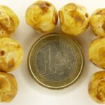 0040029 Opaque White met travertin, ingedeukt rond.-0