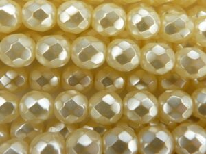 0040084 Ivory Pearl facet geslepen 8 mm. 15 stuks-0