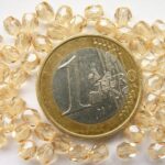0040203 champagnekleurig facet 4 mm.-0