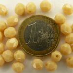 0040223 Opaque beige ( Ivory) facet 6 mm. 25 Pc.-0