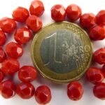 0050249 Opaque rood, facet 6 mm.-0