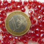 0050266 Siam Red Hematite, facet, 4 mm. 50 stuks-0