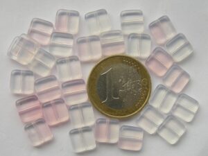 0070049 Licht Pink opal vierkantje-202