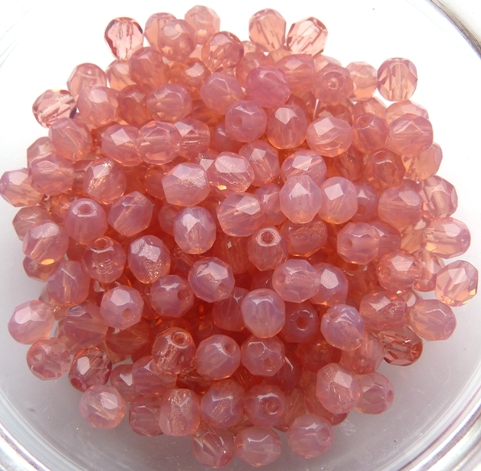 0070342 Opaalroze facet 4 mm.-0 0070342 Opaalroze facet 4 mm.-0