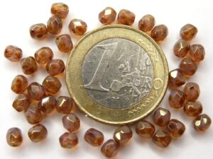 0070370 White Opal Brown Senegal luster facet 4 mm. 40 Pc.-0