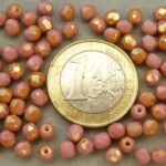 0070377 Chalk White Red luster facet 4 mm. 40 St.-0
