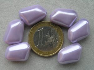 0080002 Lichtpaarse glasparel nugget 8 stuks-0