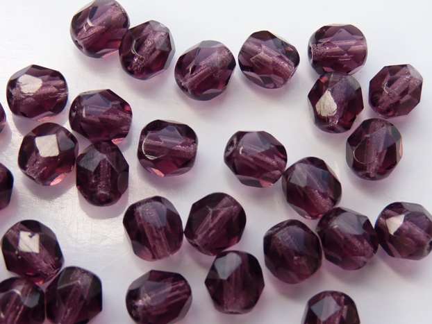 0080532 Medium Amethyst Facet 6 mm. 25 Pc.-0 0080532 Medium Amethyst Facet 6 mm. 25 Pc.-0