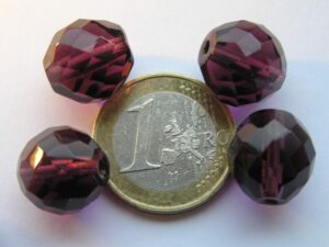 0080587 Dark amethyst facet 14 mm.-0