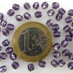 0080671 Tanzanite silverlined facet 4 mm.-0
