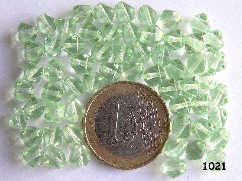 0100080 Zachtgroene ( chrysolite) dubbele piramide-0