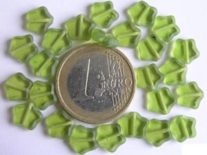 0100147 Groen sterretje Table cut-0