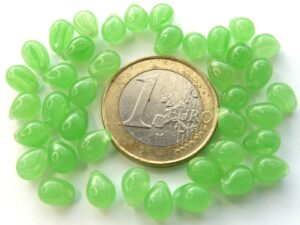 0100173 Green Opal Drops 7 x 5 mm. 40 Pc.-0