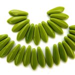 0100175 Opaque Green Daggerbeads 16 x 5,5 mm. 28 stuks.-0