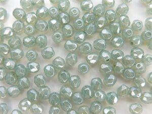 0100342 White Opal Green Luster facet 4 mm. 40 Pc.-0