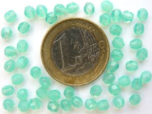 0100356 Milky Aqua green facet 4 mm. 50 St.-0
