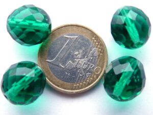 0100377 Emerald groen facet 14 mm. 4 Pc.-0