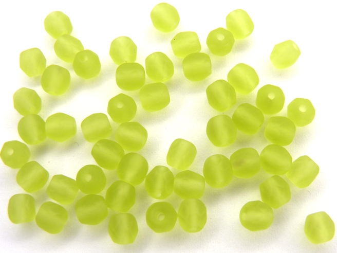 0100462 Matte Olive green facet 4 mm.-0