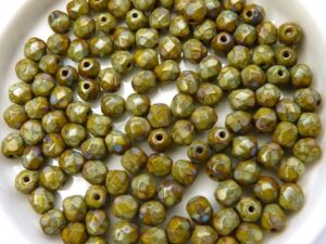 0100471 Opaque green met Travertin facet 4 mm.-0