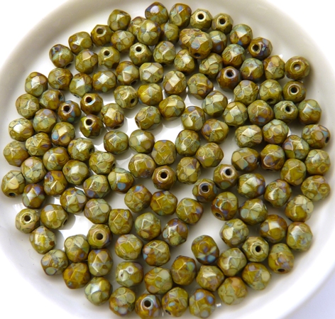0100471 Opaque green met Travertin facet 4 mm.-0 0100471 Opaque green met Travertin facet 4 mm.-0