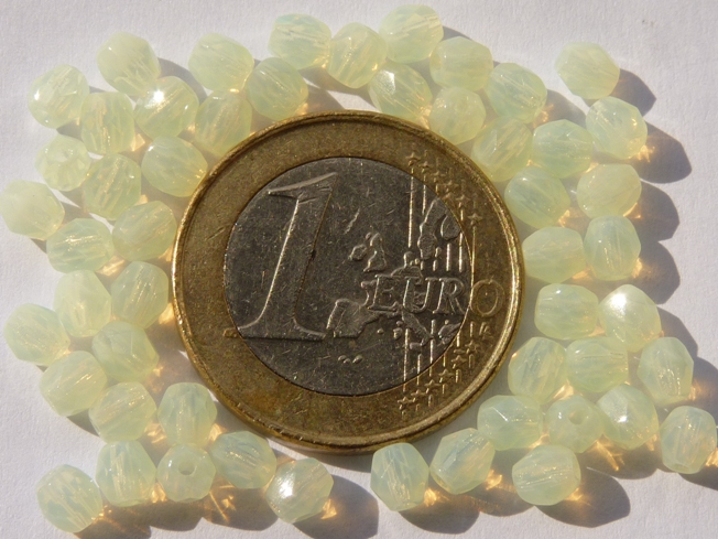 FP1-04-81000 Milky Jonquil Czech Glass Facet Firepolish 4mm