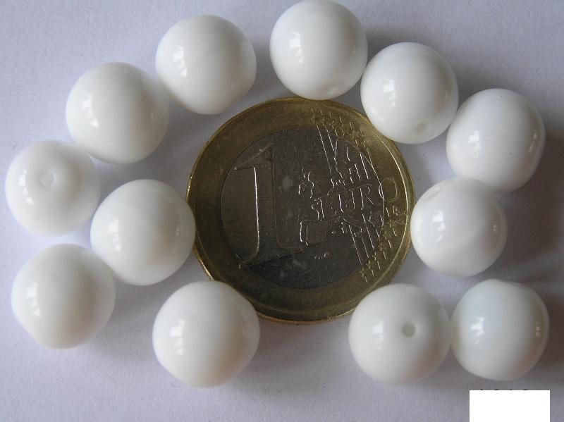 0140006 Chalk White round 10 mm. 12 Pc.-0 0140006 Chalk White round 10 mm. 12 Pc.-0