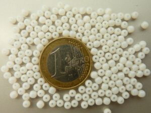 03-R-01000 White Opal Round 3 mm.-1715