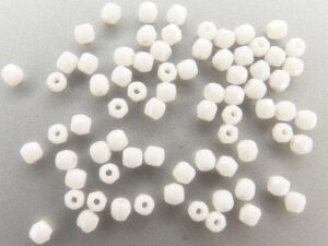 0140199 Chalk white facet 2 mm.-0