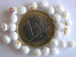 0140206 Chalk white AB facet 6 mm. 25 St.-0
