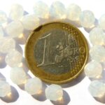 0140230 White Opal facet 6 mm. 25 stuks-0