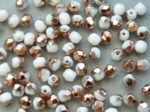 0140238 Chalk White Capri Gold Facet 4 mm. 40 st.-0