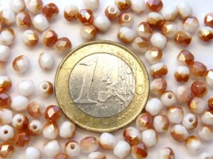 0140240 Chalk White Apricot Facet 4 mm. 40 st.-0