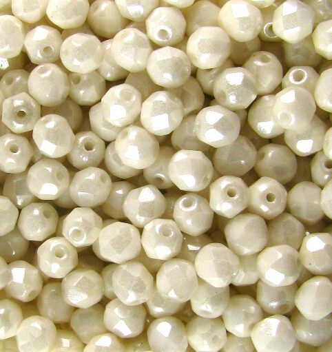 0140208 Chalk White Hematietglans facet 4 mm. 50 Stuks-0