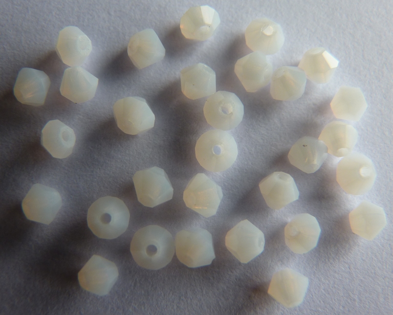 03-MC-01000 Bicone White Opal 3 mm. 50 Pc.-1035