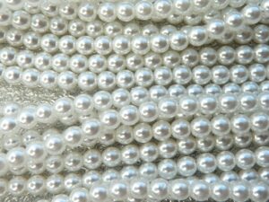 04-132-19001-70400 Shiny Bright White Glass Pearl 4 mm. 120 Pc.-0