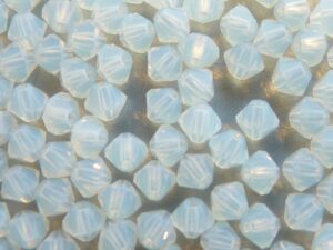 04-MC-01000 Bicone White Opal 4 mm. 50 stuks-0