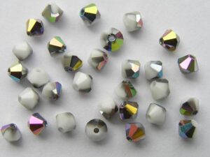 04-MC-03000-28136 Bicone, Chalk White half Vitral 4 mm. 50 Pc.-0