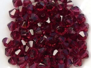 04-MC-70350 Bicones Fuchsia 4 mm. 50 Pc.-15310