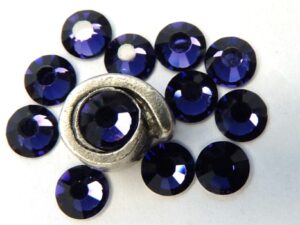 0900213 M.C. Chaton rose ss 20 Deep Tanzanite-0