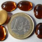 Cab-1070 Topaz Oval Goldfoiled 14 x 10 mm. 6 stuks-0