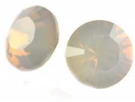 SW-CH-39-LGO Light Grey Opal Xirius Swarovski SS 39. 2 stuks-0